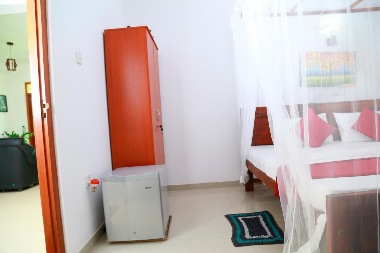 Residence Chanty Hikkaduwa Kültér fotó