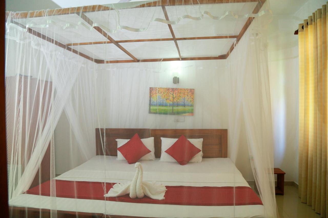 Residence Chanty Hikkaduwa Kültér fotó