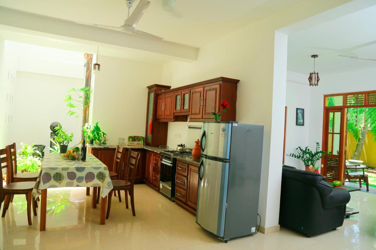 Residence Chanty Hikkaduwa Kültér fotó