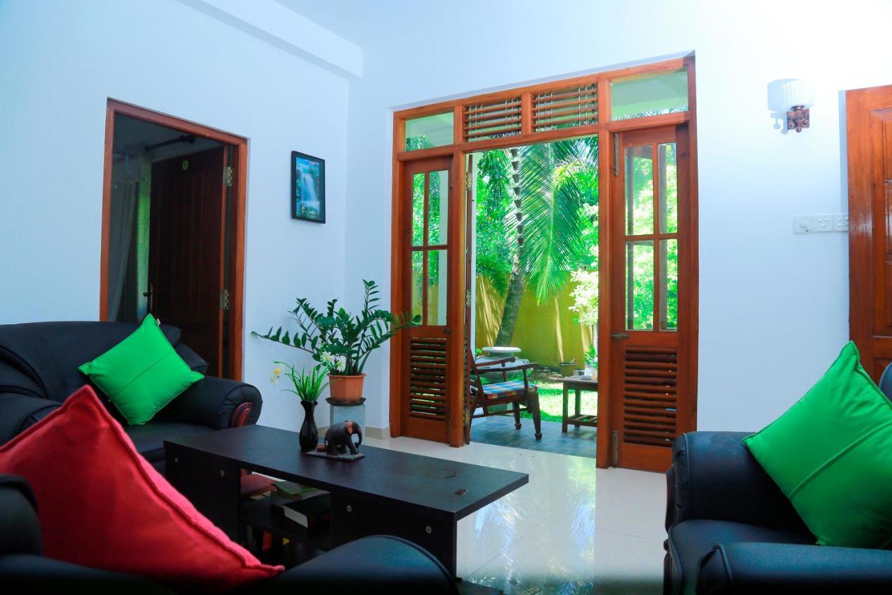 Residence Chanty Hikkaduwa Kültér fotó